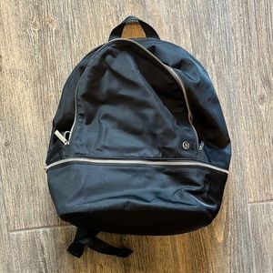 Black lulu lemon back pack